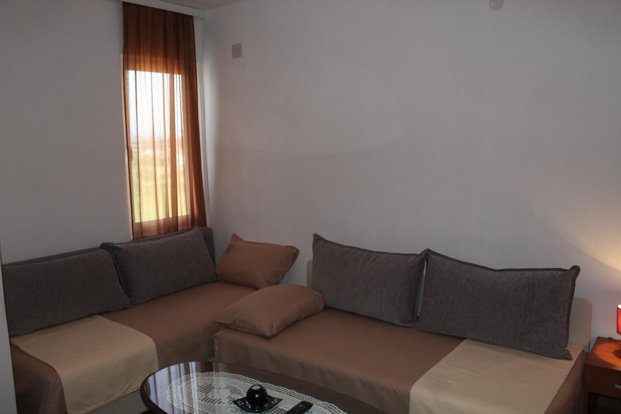 Apartments Fat E Jet - Pool & Breakfast Ulcinj Exterior photo